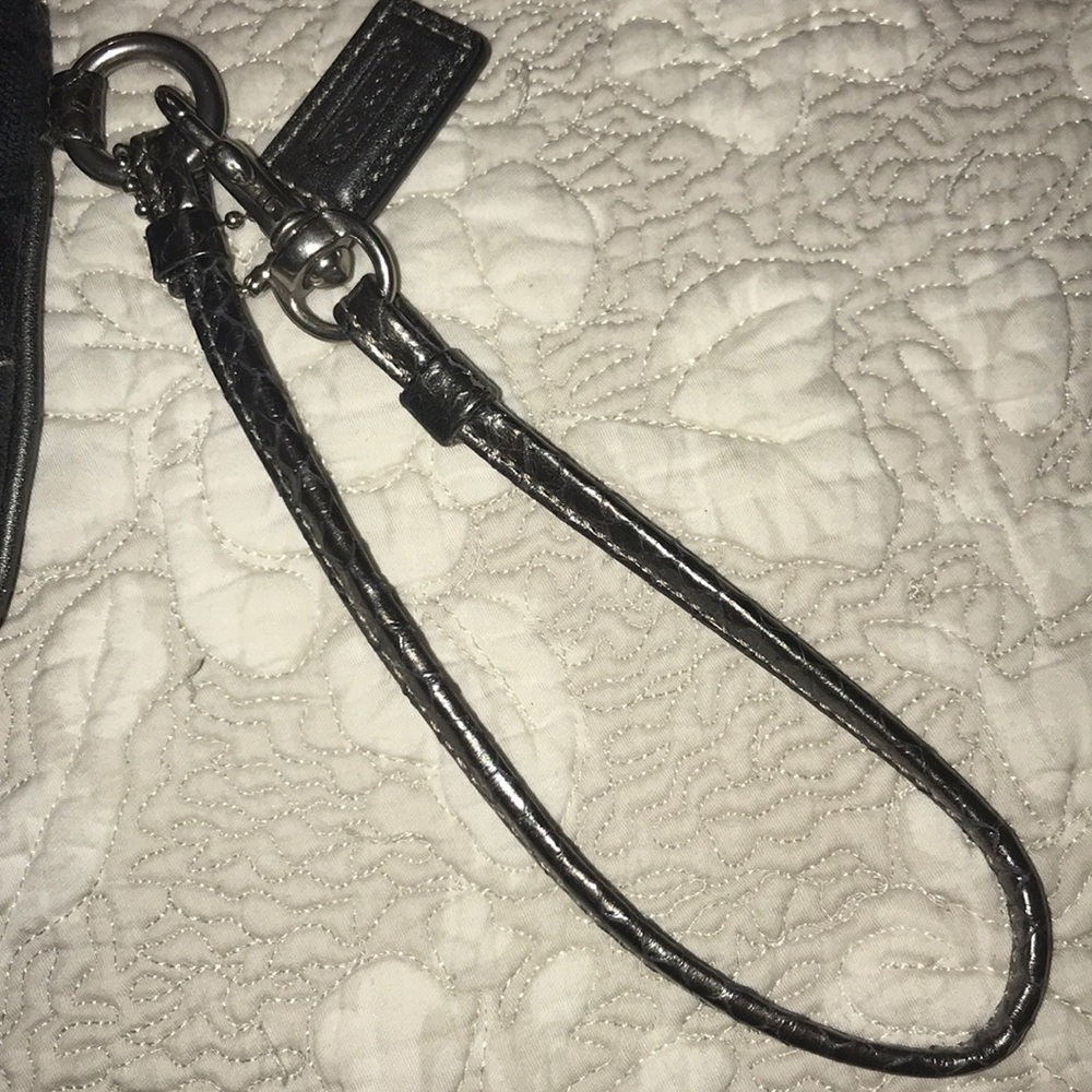 Coach wristlet - Picture 4 of 6